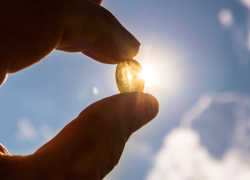 Un nuevo estudio reveló que la vitamina D3 puede ralentizar el envejecimiento biológico al preservar la longitud de los telómeros.