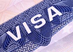 EE.UU. analiza la salud de los solicitantes de visa bajo nuevos criterios de carga pública.