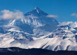 El Monte Everest envuelto en escándalo por falsos rescates y envenenamientos.