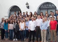 Imagen que deja ver a los colaboradores de la agencia publicitaria Norlop.