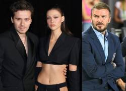 Brooklyn Beckham junto a su esposa Nicola Peltz, y su padre David Beckham con su esposa Victoria.