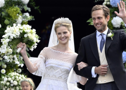 El vestido de la princesa María Carolina combinó tradición y modernidad con un diseño de corte romántico.