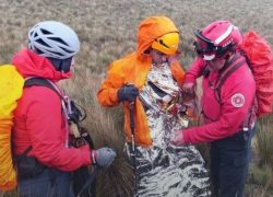 Rescate de tres andinistas en el Volcán El Corazón, en Pichincha.