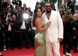 Jason Momoa confesó que estaba nervioso antes de conocer a Ricardo Arjona, el padre de su actual pareja Adria Arjona.