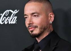 J Balvin se volvió viral tras aparecer con estética asociada a la subcultura therian.