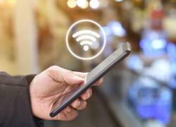 Imagen ilustrativa que muestra cómo un smartphone actual además de conectarse a WiFi puede convertirse en un router personal para poder conectar a internet otros dispositivos.