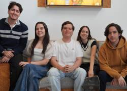 De izquierda a derecha: Liam Dueñas, Nathalie Hill, Ángel Cabrera, Melissa García y Javier Pera.