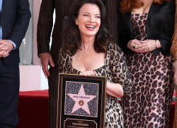 Fran Drescher fue homenajeada con una estrella en el Paseo de la Fama de Hollywood.