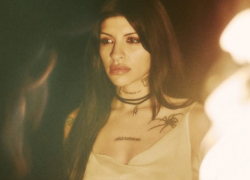 Cazzu se quebró en el escenario al cantar Inti, tema dedicado a su hija.