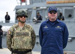 Guardacostas de Estados Unidos detuvieron a 23 personas con droga el 30 de octubre de 2025.