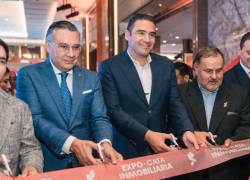 Corte de cinta del evento Expo Cata Inmobiliaria, realizado en Guayaquil y que reunió a importantes actores del sector de las bienes raíces.