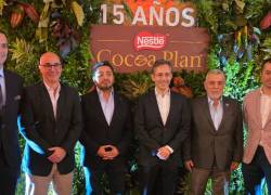 De izq. a der.: Daniel Martínez, Vicepresidente de Supply Chain de Nestlé Ecuador, Rafael Coello Gilbert, Director Regional de Fedexpor, Byron Montero, Viceministro de Desarrollo Productivo y Agropecuario del Ministerio de Agricultura y Ganadería, Josué De La Maza, Presidente Ejecutivo de Nestlé Ecuador, Juan Carlos Navarro, Presidente de la Cámara de Industrias de Guayaquil y Pedro Ospina, Vicepresidente Legal, Corporativo &amp; Sostenibilidad de Nestlé Ecuador.