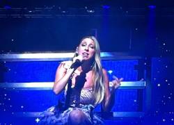 Flor Bertotti durante su concierto en Guayaquil, parte de su gira 'Otra Vuelta Tour', realizado en el Coliseo Voltair Paladines Polo, el jueves 27 de noviembre de 2025.