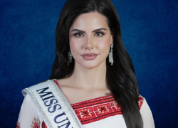Nadeen Ayoub será la primera mujer en llevar la bandera de Palestina al concurso Miss Universo.