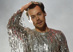 Harry Styles reapareció en Irlanda con un drástico cambio de look que sorprendió a sus fans.
