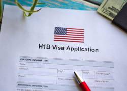 Foto referencial de pago de nueva tasa para aplicar a la visa de turismo estadounidense la cual deberá pagarse a partir del 1 de octubre.