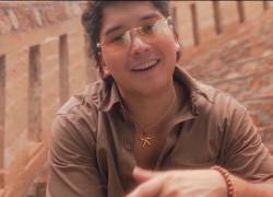 Jandino convierte el éxito de “Pa’ Que Llorar” en una iniciativa solidaria.