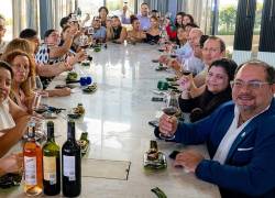 Asistentes a la cata privada previo al evento Gran Cava Supermaxi. Se trató de una invitación sensorial para apreciar el color, los aromas y los sabores de vinos nacionales.