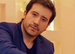 El actor ecuatoriano reveló la noticia con un video.