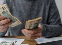 El Ejecutivo completará el pago del décimo tercer sueldo hasta el 14 de noviembre.