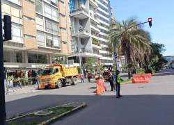 Imagen en la que se deja ver el trabajo que está realizando la Agencia Metropolitana de Tránsito AMT, quien anuncio los cierres de vías por los conciertos de Shakira.