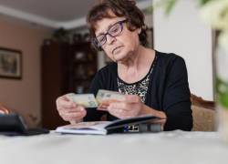 Devolución del IVA para adultos mayores en agosto de 2026: guía paso a paso para solicitarla y consultar el pago