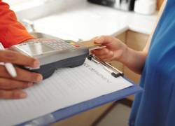 Pago de servicios básicos, en una fotografía referencial.