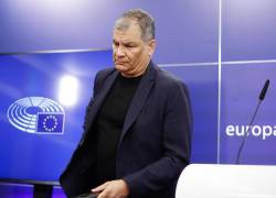 Rafel Correa habla de la decisión de la Corte Constitucional de dar paso a la consulta popular para una Asamblea Constituyente.