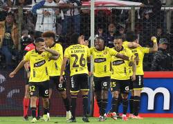 Jugadores de Barcelona SC celebraron su segunda anotación en el partido frente a Liga de Quito en el estadio Rodrigo Paz Delgado el pasado 3 de abril de 2026.