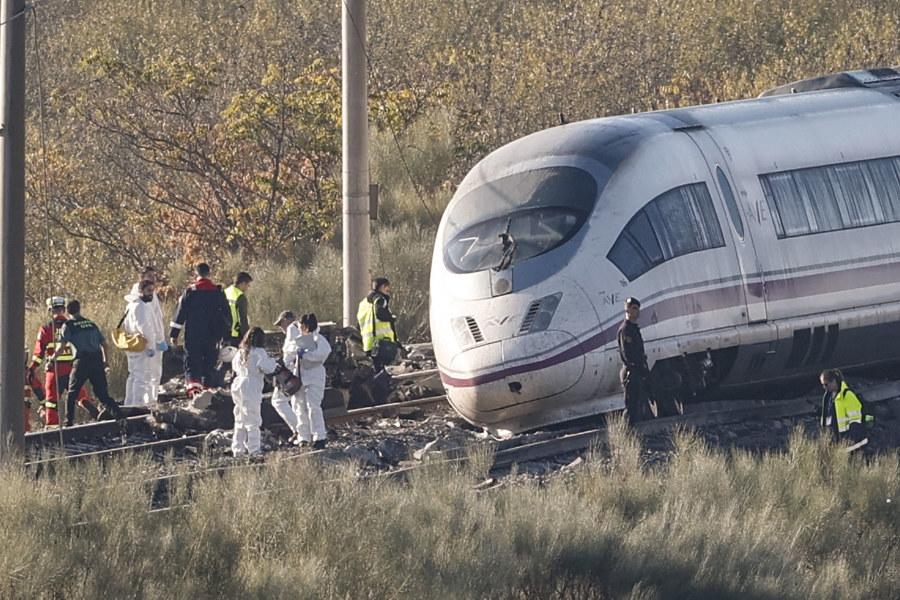 España: ¿Qué se sabe del choque entre dos trenes de alta velocidad que deja 69 muertos?