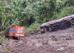 La vía Alóag - Santo Domingo está cerrada al flujo vehicular.