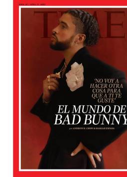 El cantante puertorriqueño Bad Bunny ha vuelto a romper un hito en la industria del entretenimiento estadounidense al protagonizar una portada en la revista Time en la que, por primera vez en sus 100 años de historia, todo el texto es en español.