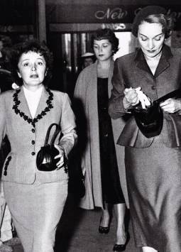 La firma Dior rindió homenaje a mujeres icónicas de los años 1950, como Catherine Dior, Édith Piaf y Juliette Gréco.