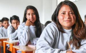 Imagen de alumnos de la zona de la Sierra ecuatoriana. El Ministerio de Ecuación presentó el cronograma para matriculación y traslados del régimen escolar 2026-2027 de la Sierra y la Amazonía.