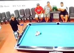 Fotografía que muestra a las cuatro víctimas y la escena del ataque segundos antes de que ocurriera.