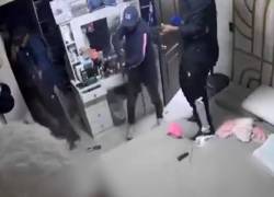 Captura de video que captó el ataque en contra de una de las víctimas.