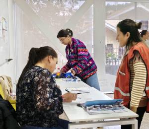 Miembros de mesa durante las Elecciones Generales 2025.