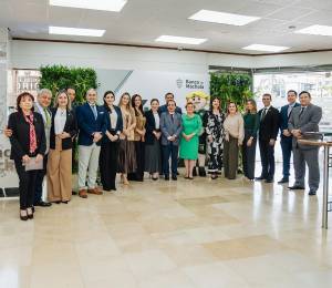 Parte del equipo del Banco de Machala.