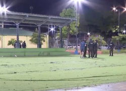 Jóvenes asesinados en una cancha de fútbol.