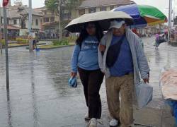 Imagen de la ciudad de Cuenca, del 3 de octubre del 2026, bajo la lluvia. La alerta metereológica del Inamhi señaló lluvias fuertes y el pronóstico se alargó hasta mañana 7 de octubre.