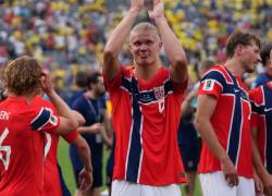 Erling Haaland de Noruega celebra este domingo, al finalizar un partido por los octavos de final del Mundial de la FIFA 2026 entre Brasil y Noruega en el estadio MetLife en Nueva Jersey.