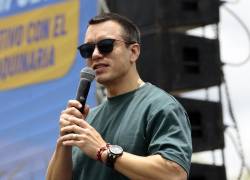 Noboa convoca a referendo sobre bases militares extranjeras.