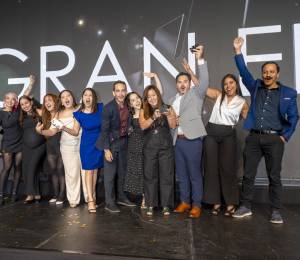 Representantes de la campañana que le dio a Sweet &amp; Coffee el Gran Effie este 2026.