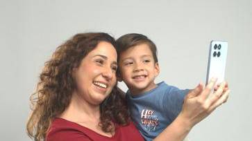 Claro lanza promociones por el Día de la Madre con beneficios en planes y tecnología