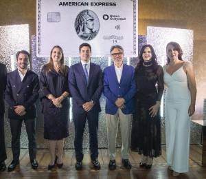 Mario Miranda, gerente de Club Rancho San Francisco; Alain Broos, vicepresidente de Desarrollo de Negocios de Banco Guayaquil; Caridad Serrano, vicepresidenta regional Banco Guayaquil; Guillermo Lasso Alcívar, presidente ejecutivo de Banco Guayaquil; Nicolay Chávez, presidente Club Rancho San Francisco; María del Carmen Nuñez, directora de Club Rancho San Francisco; y Mónica Preti, vicepresidente de Club Rancho San Francisco.