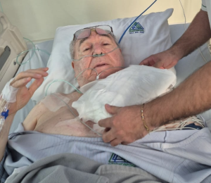 El expresidente Abdalá Bucaram fue sometido a una cirugía de corazón.