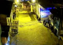 Mediante trabajos coordinados entre las Fuerzas Armadas y la Policía Nacional en la esquina del Bochinche, Esmeraldas, se detuvo una balacera entre individuos.