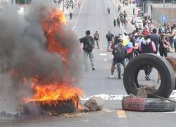 Nuevamente, varias carreteras amanecieron bloqueadas en Imbabura, que se ha consolidado como el epicentro de las protestas.