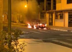 Un coche bomba y otros atentados en la parroquia Puerto Bolívar de Machala.