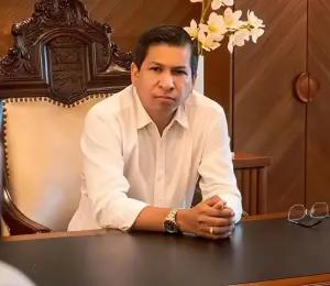 Hay decisiones que nacen del deber, aunque le rompan el corazón a quien debe tomarlas. Esta es una de ellas, escribió Macas.